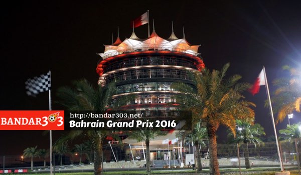 Paddock Sirkuit Internasional Bahrain di malam hari